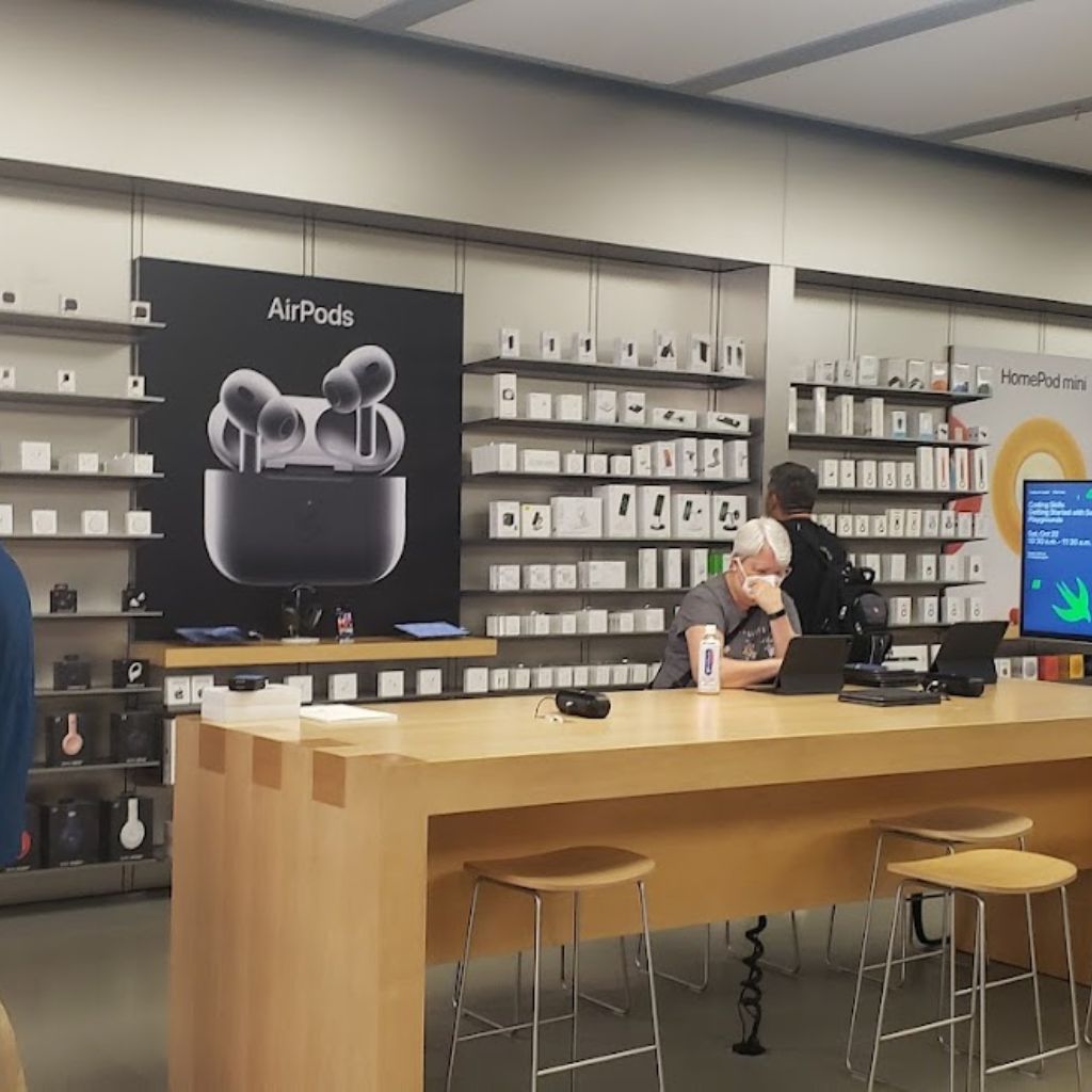 Apple The Falls - Interior