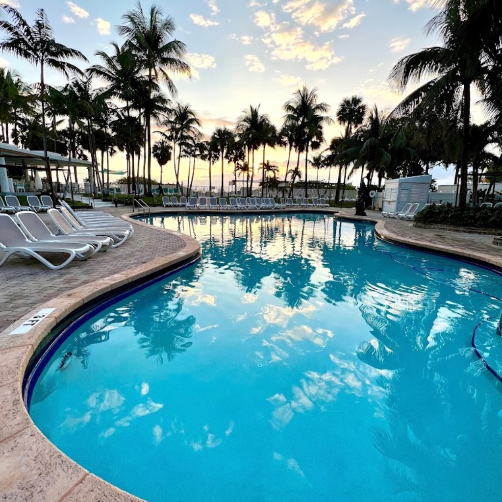 Hotel Riu Plaza Miami Beach
