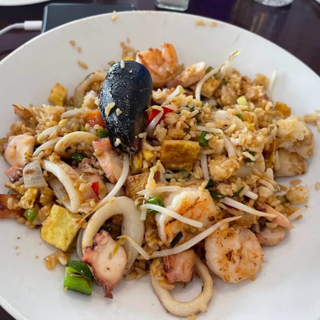 Mariscos Chalan on the Beach