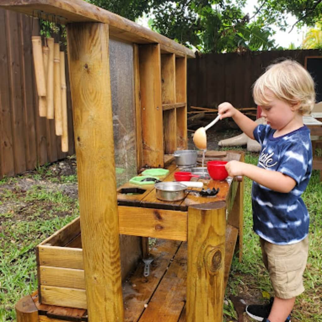 Niño Green Explorers Academy