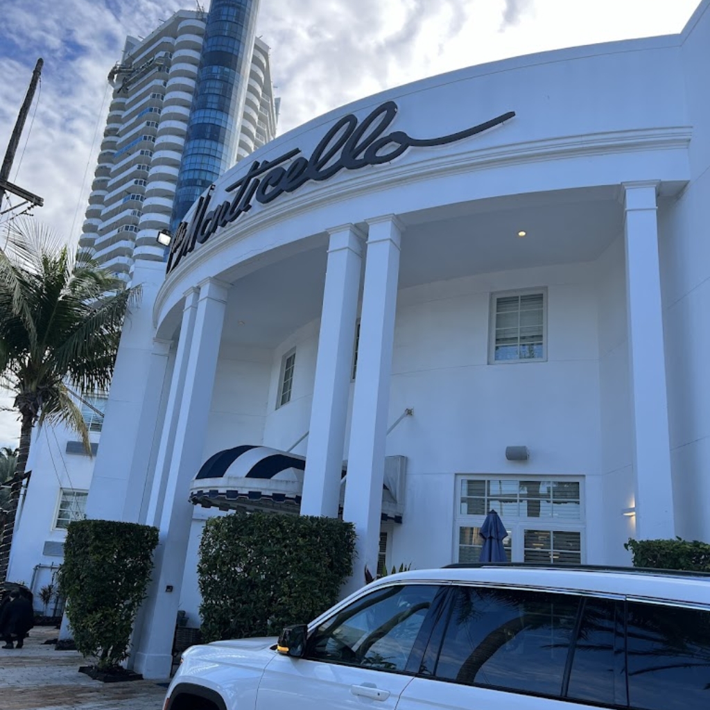 Oceanside Hotel + Suites