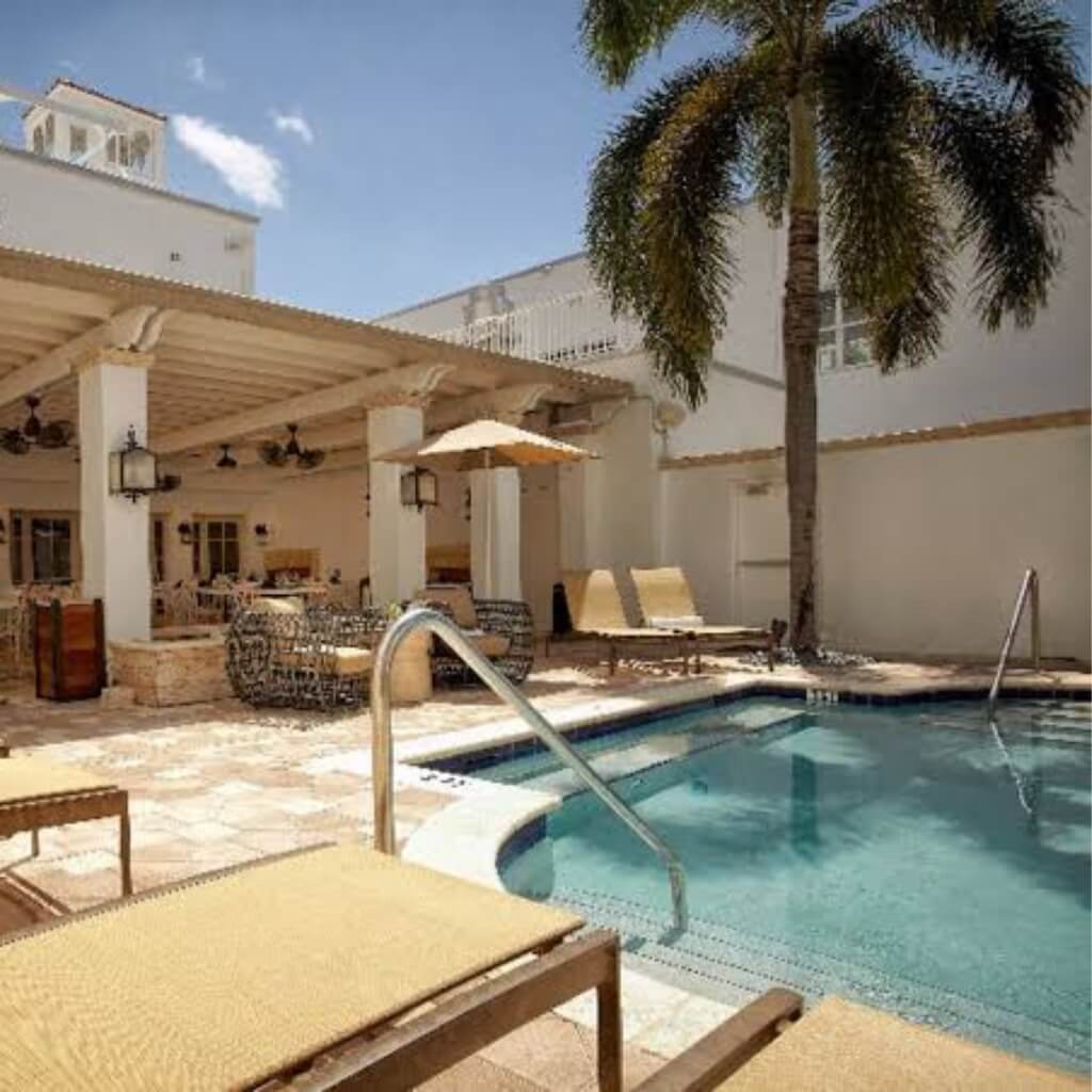 Piscina Blue Moon Hotel