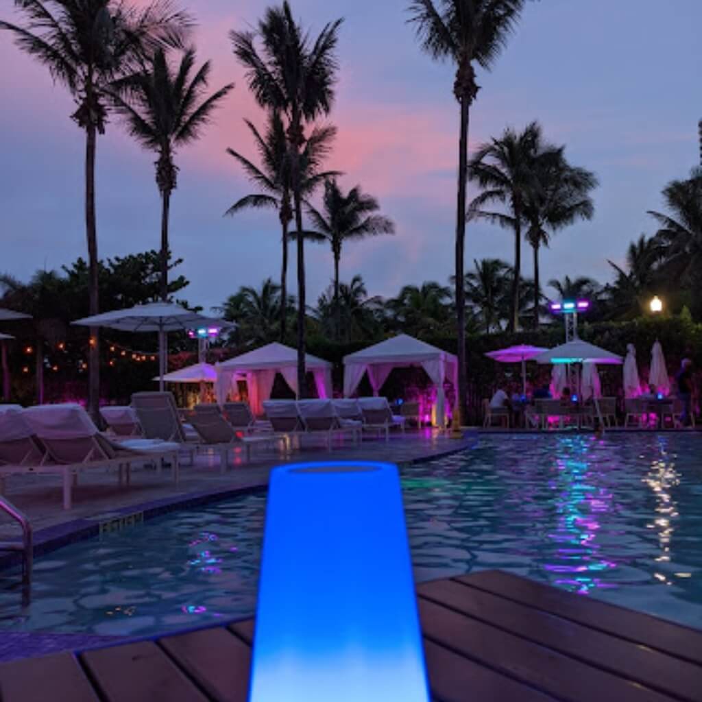 Piscina Hilton Bentley Miami_South Beach
