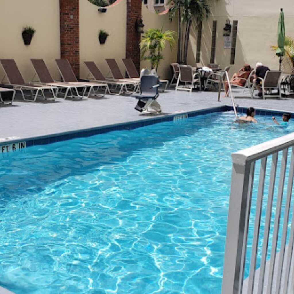 Piscina Holiday Inn Port of Miami-Downtown, an IHG Hotel