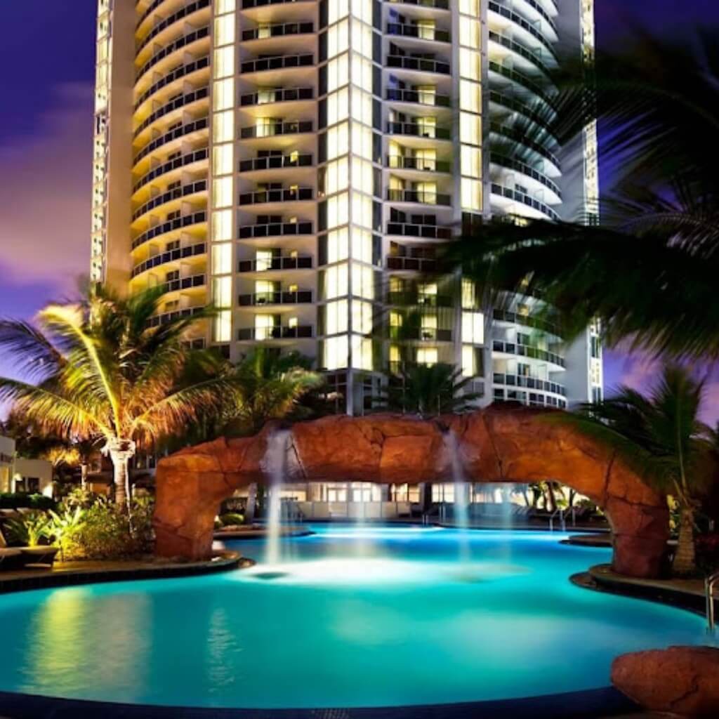 Piscina Trump International Beach Resort