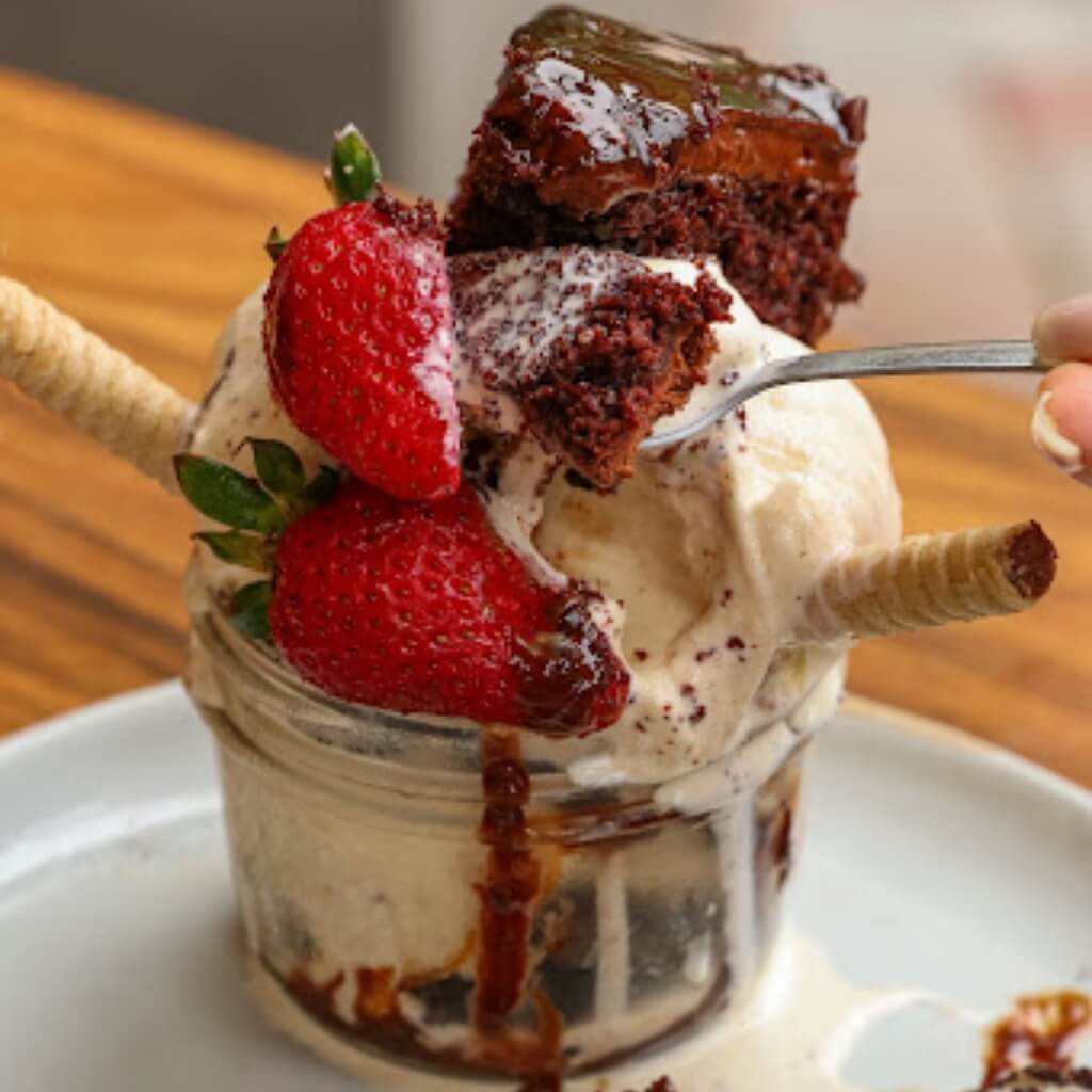 Postre Luka Restaurant and Coffee