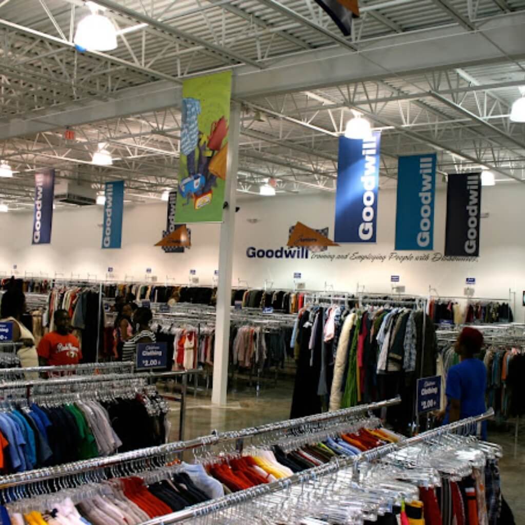 Ropa Goodwill - North Miami West Dixie