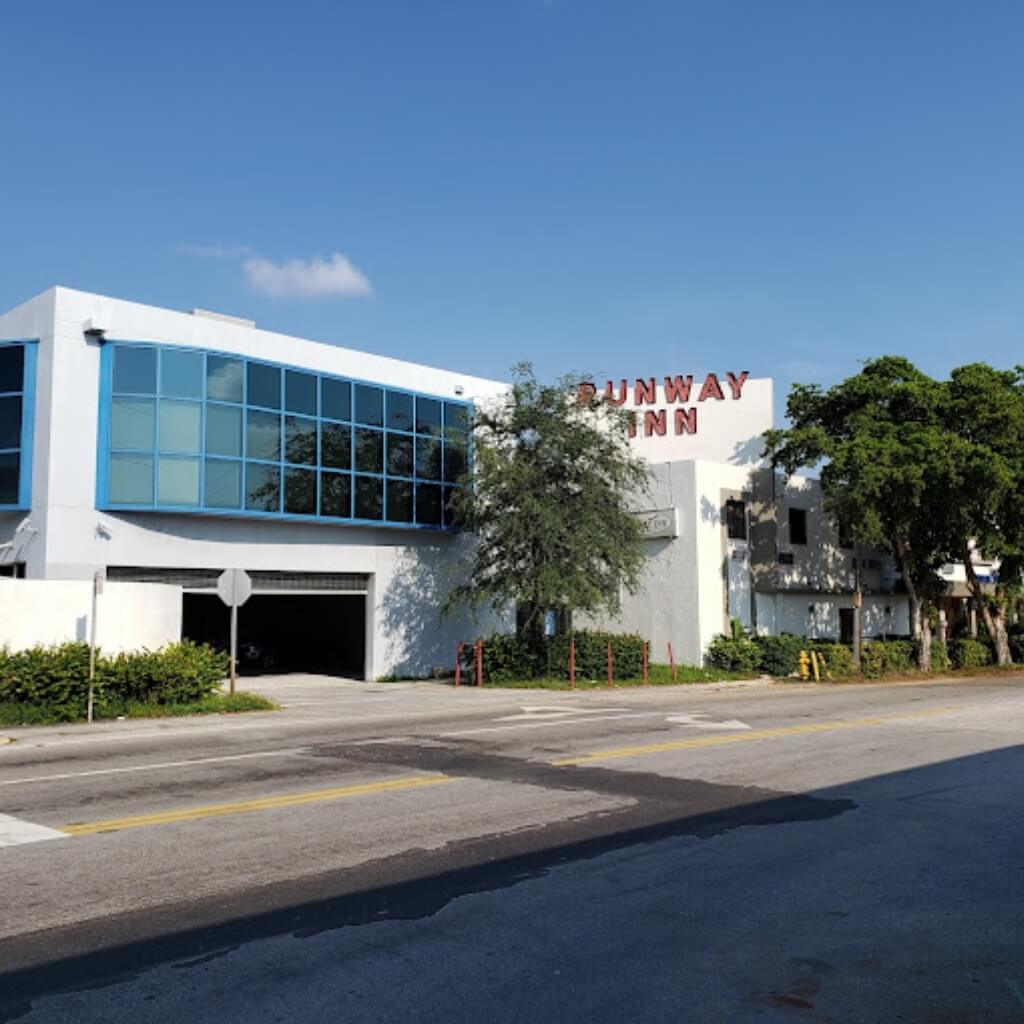 Runway Inn Miami Airport Hotel