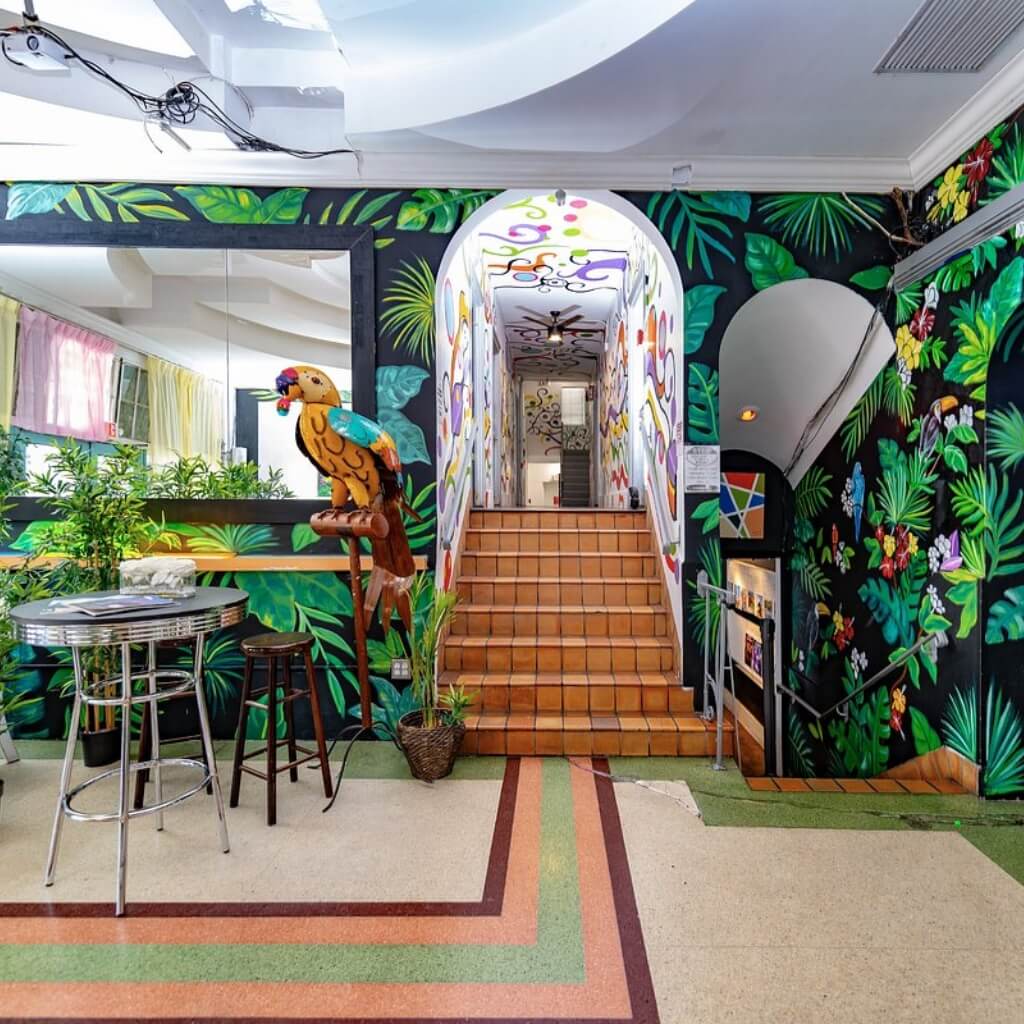 South Beach Rooms and Hostel