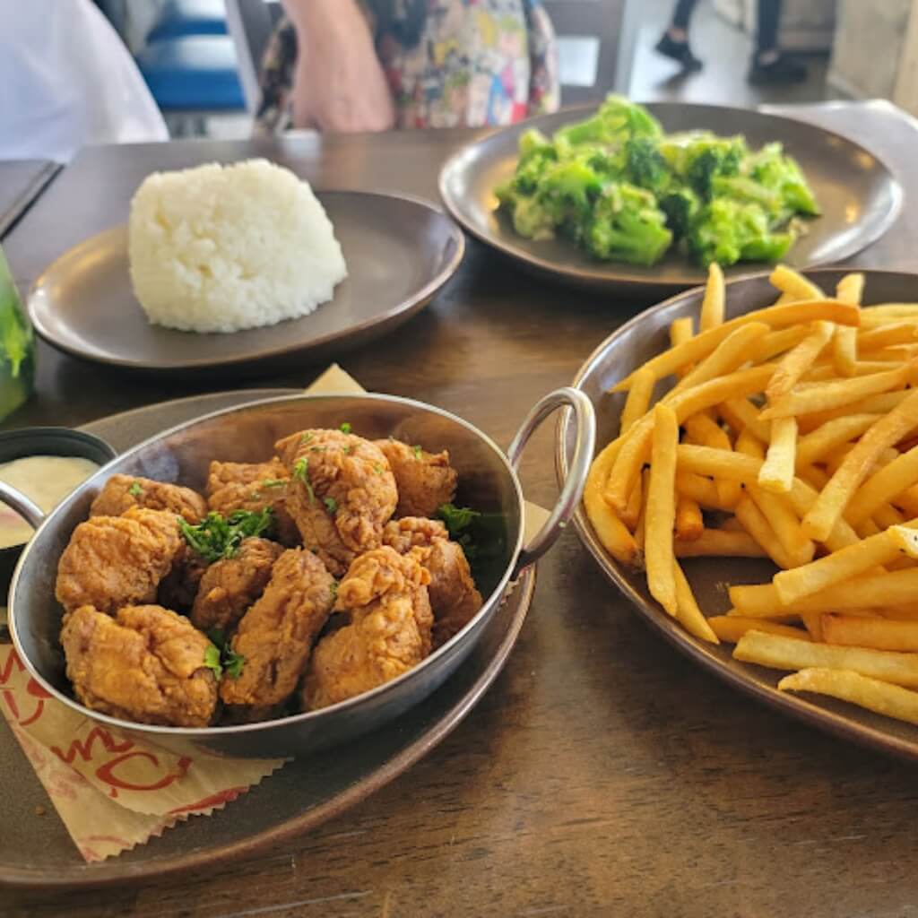 Don Camarón Seafood Grill - Pollo con papas