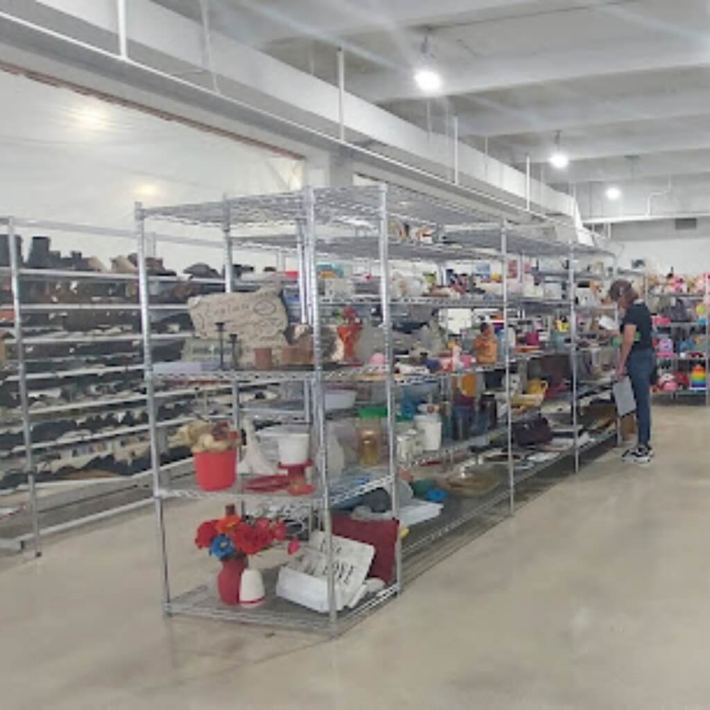 Tienda Goodwill - Kendall_Sunset