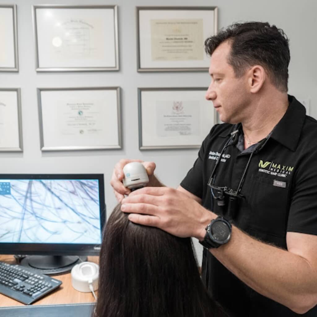 Tratamiento Hair By Dr. Max, Restoration Center