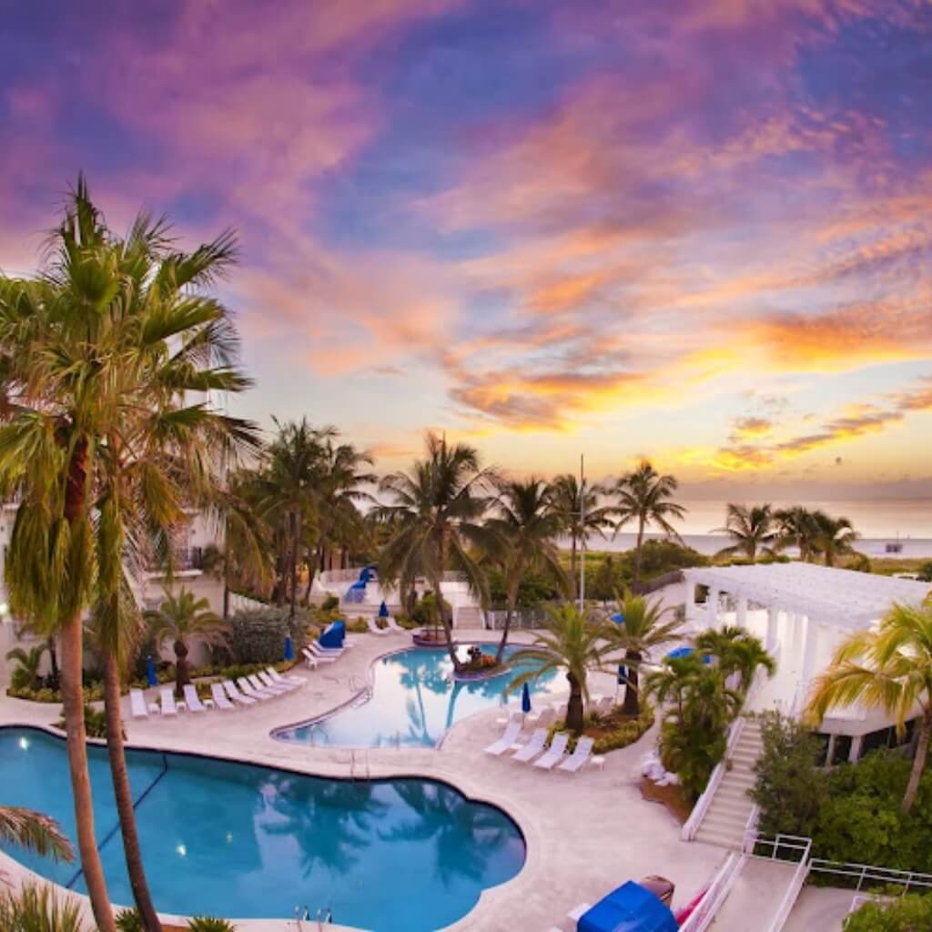 Vista The Savoy Hotel & Beach Club ~ Miami Beach