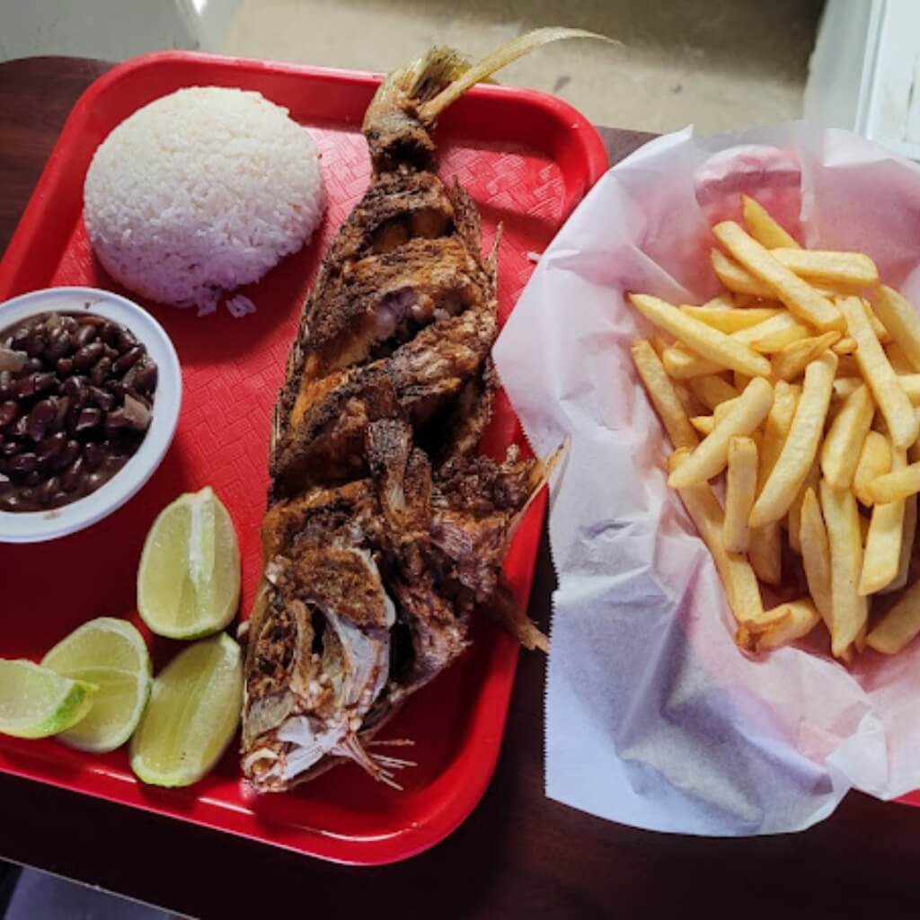 pescado Sabor Nica Restaurant
