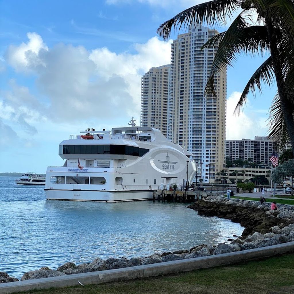 Consulate General of Canada in Miami (3)